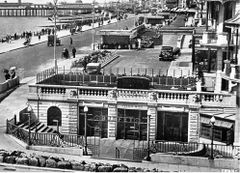 Queens-Hotel-Restaurant-on-Harold-Place-1935.